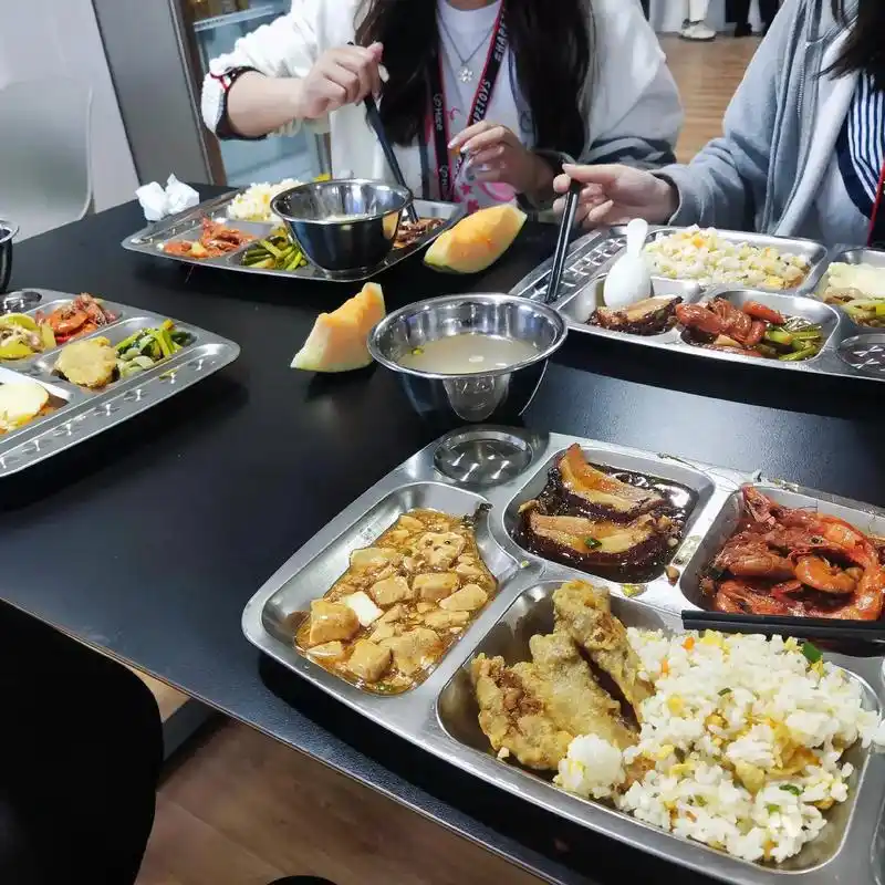 工作餐 应该把这些图片放进公司官网的企业介绍里 #单位食堂 - 抖音