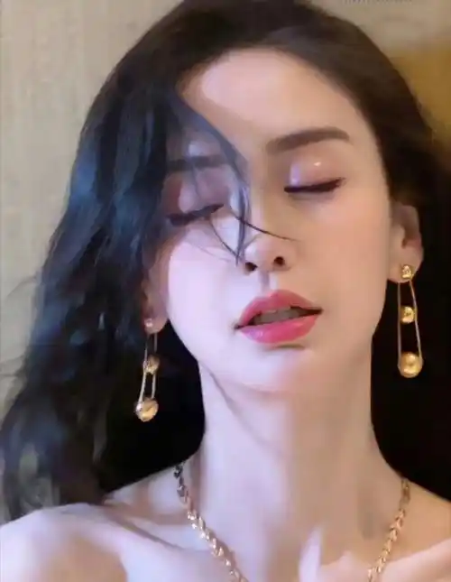 angelababy精致妆容|杨颖_网易订阅