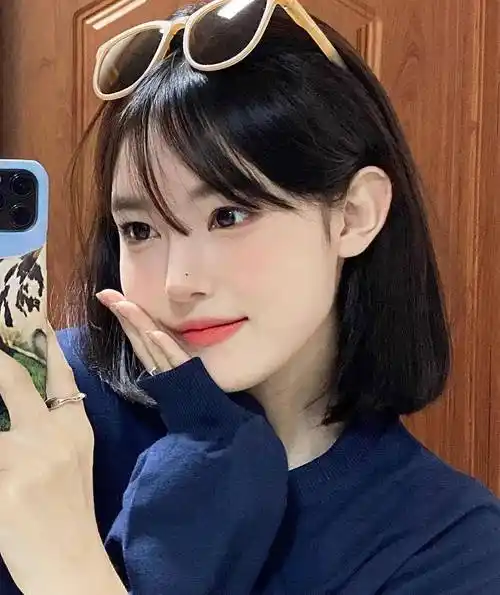 学生头发型,才是女生最美最好看的发型,减龄瘦脸显气质不过时_小时候