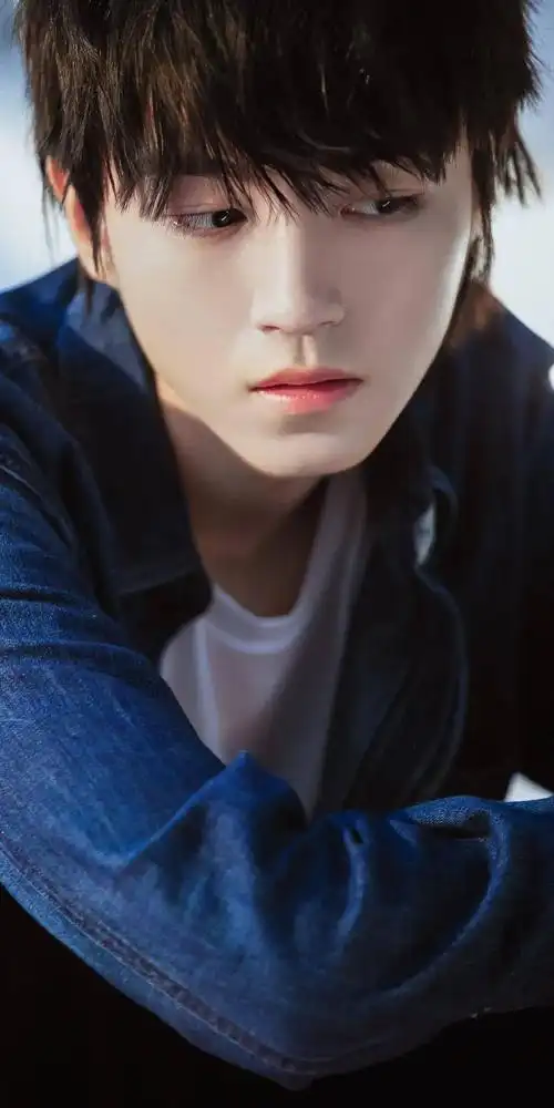 王俊凯手机屏保图片快来换上让你的手机屏幕更加有高级感