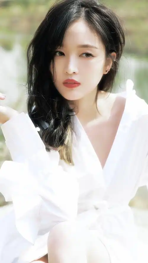 吴宣仪纯白仙气高清手机壁纸