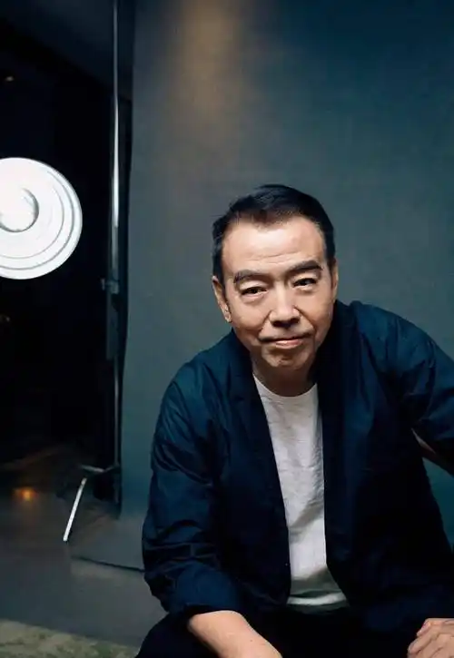 陈凯歌分手倪萍后,爱上了陈红,遭"限籍令"后,儿子成风暴中心_陈飞宇