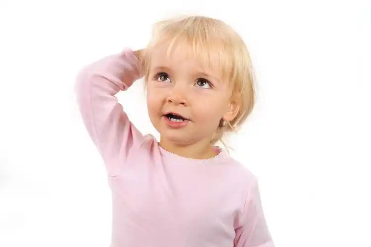 女孩_挠_头部_小女孩_图片大全—全景创意图库(quanjing.