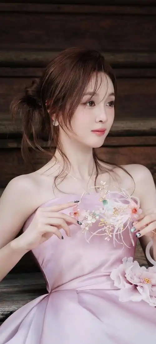 吴宣仪好甜美迷人