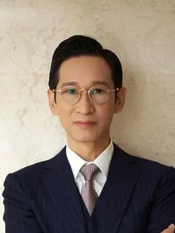 楚天南(王劲松饰演)