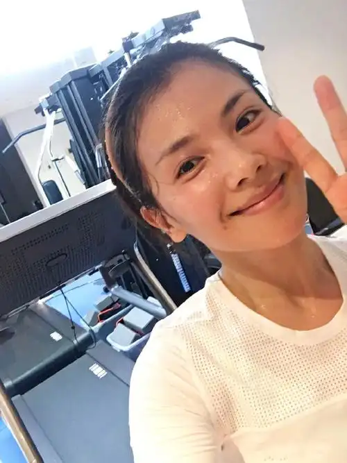 刘涛微博发自拍照,网友:素颜都这么美!爱你啊