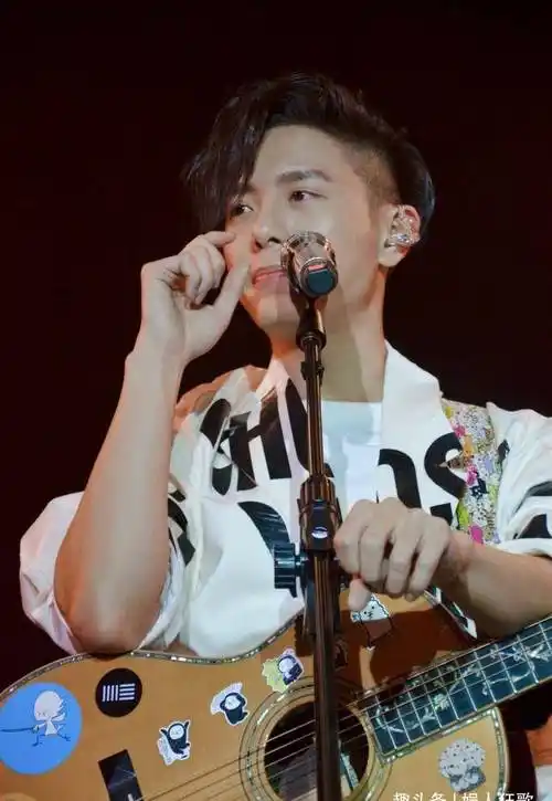 林俊杰李荣浩曾是他的手下败将,今年参加《好声音》却只获得2转