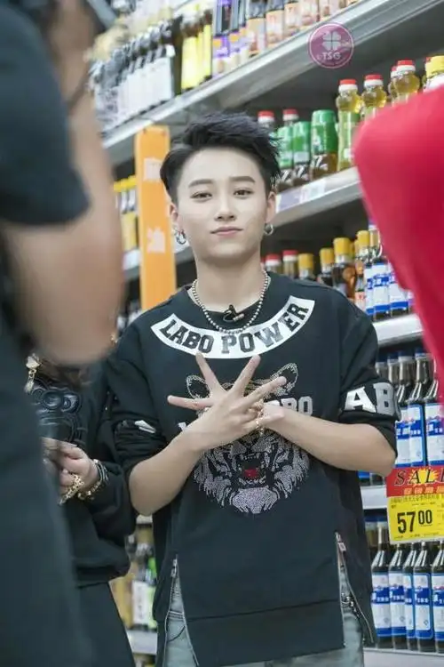 c位出道的刘雨昕参加过海选登上过春晚心中有梦想的宝藏女孩