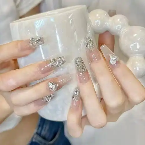 2023仙女极光钻爆闪美甲,超显手白_款式_公众_高清