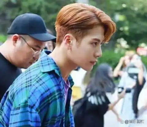 外网爆火被誉为内娱男菩萨30岁的王嘉尔到底有什么魅力