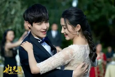 好先生张艺兴关晓彤跳交际舞青春气息扑面而来