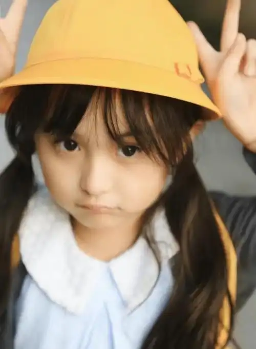 2岁出道年入百万因颜值甜美被禁止整容的刘楚恬如今变成啥样