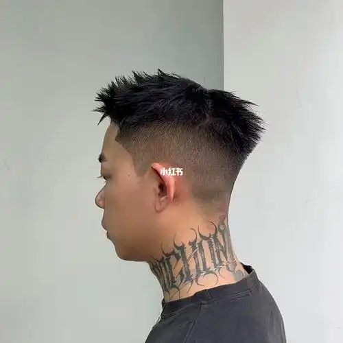 每秒都值得记录  #笔记灵感  超帅超酷的男生短发发型推荐,立体渐变