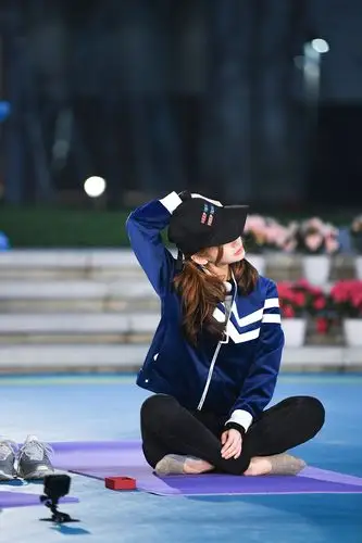 angelababy《奔跑吧》痛失资格落泪 为团队拼搏坚守跑男精神