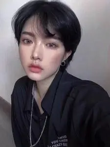 网红超短发假发女韩版帅气圆脸黑色学生空气薄刘海蓬松自然全头套