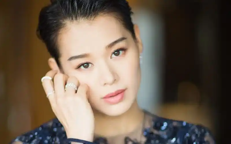 胡杏儿性感写真高清电脑桌面壁纸