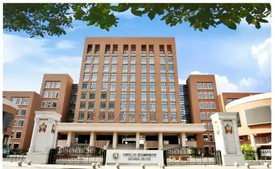 石家庄二中始建于1948年9月13日,是河北省的重点中学, 河北省对外开放