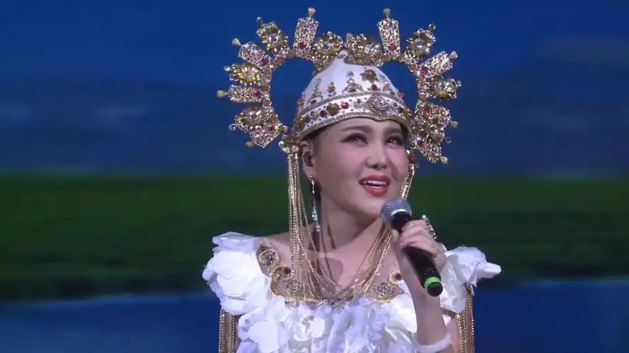 乌兰图雅演唱会《蒙古之花》《美丽的草原我的家》音域辽阔真好听