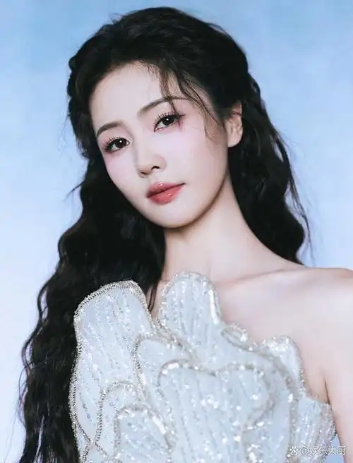 2月google搜寻量最多中国明星top10迪丽热巴天使蹲爆模仿潮