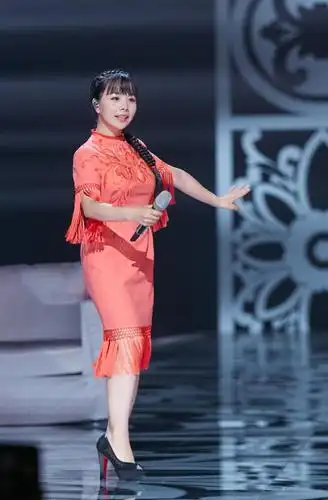 王二妮携手薛之谦,"陕西民歌版"《演员》火爆荧屏