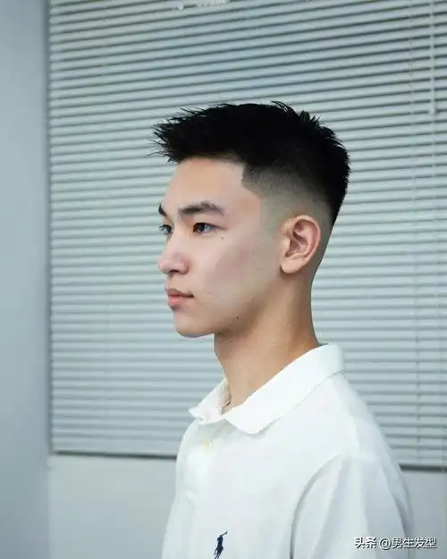 男生别乱剪发型了,今夏就剪这6款,潮流帅气有魅力