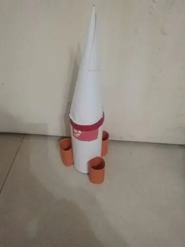 【变废为宝】制作小火箭――609班邵宜