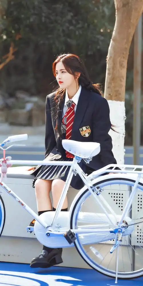 杨超越真的超级适合校园偶像剧女主