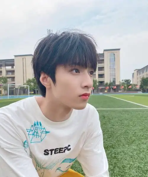 最帅的初中生(最帅的初中生发型) - 泉兴百科