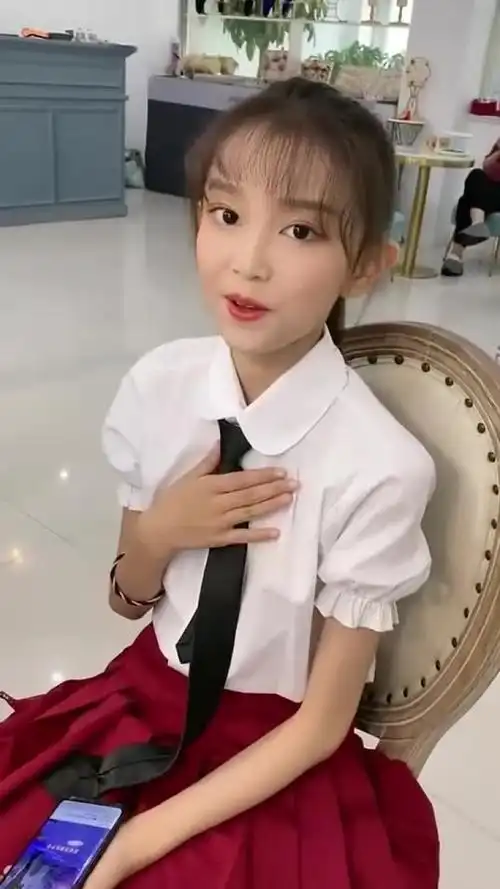 童模宋小睿翻唱歌曲,一开口就惊艳了,一点不必原唱差!