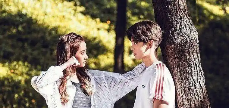 原创关晓彤和鹿晗这次是真的吗