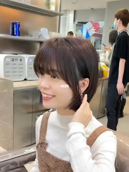 夏季清爽最修饰脸型减龄发型短发女生