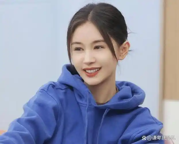 在这档爱情综艺《怦然再心动》中,观众一家很期待王子文和吴永恩在