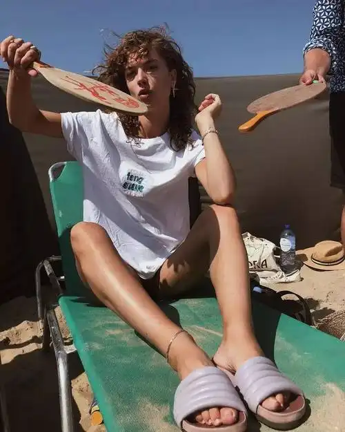 这个姑娘是法国"霉霉"吗?美的好野好甜!