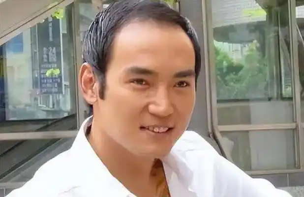 提起演员焦恩俊的名字,00后网友或许会感到陌生,但对于80,90后两代人