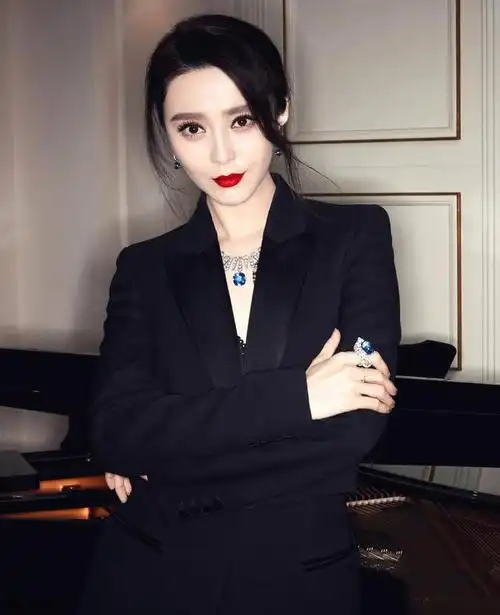 十大女星西装造型,英姿飒爽,你最喜欢哪一个?