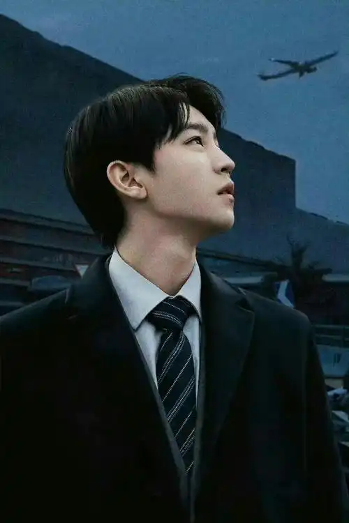 健身房偶遇王俊凯