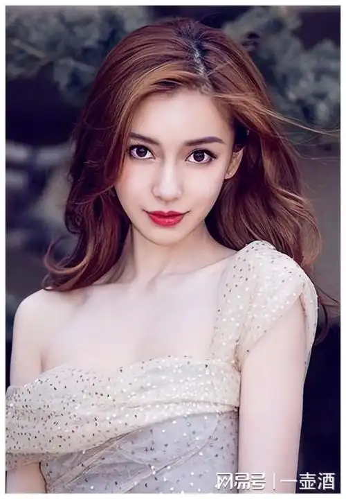 第四名:杨幂,代表作《三生三世十里一ā,一双慈眉善目,玉面玉润