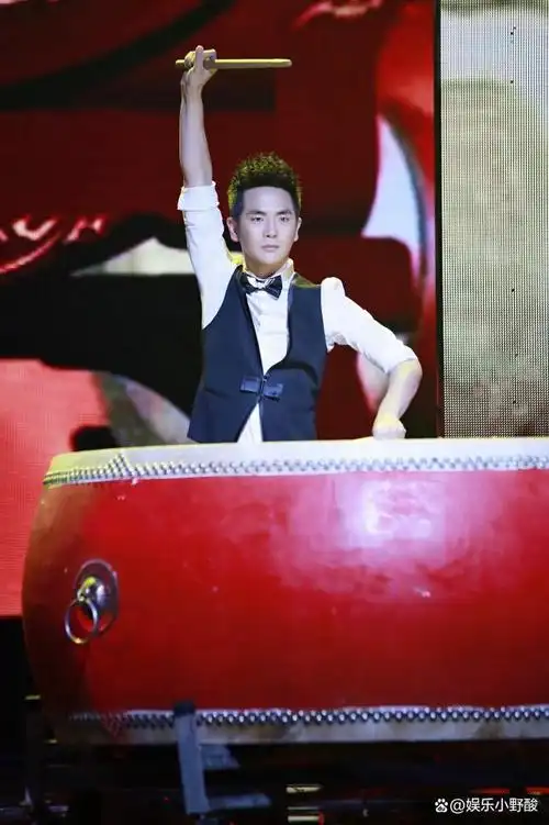 张佳宁20岁演妇女34岁演学生接18部剧为母买房今苦尽甘来