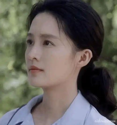 李沁越素越美#找到几张李沁很素的照片真的好美啊!