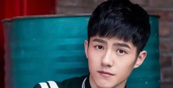 原创原创白昼流星刘昊然未用原声被陈飞宇比下去被质疑不是好演员