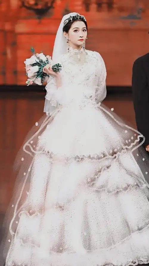 关晓彤婚纱造型