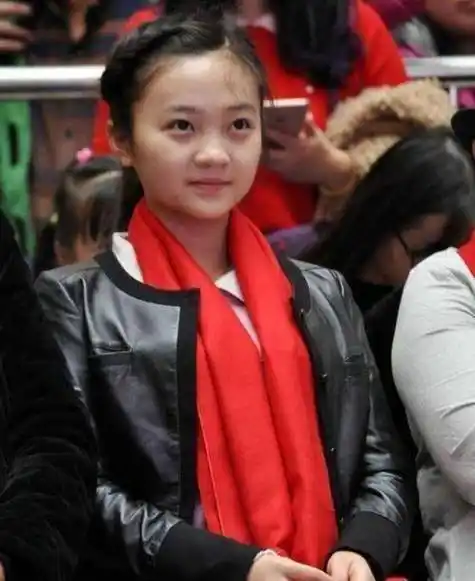 原创原创21岁的林妙可稚气未脱坦言发展不顺减肥失败后只能演中年妇女