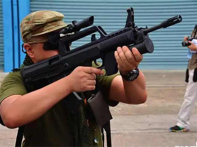 新型951解放军制式步枪不断改进才能造出符合实战要求的好枪