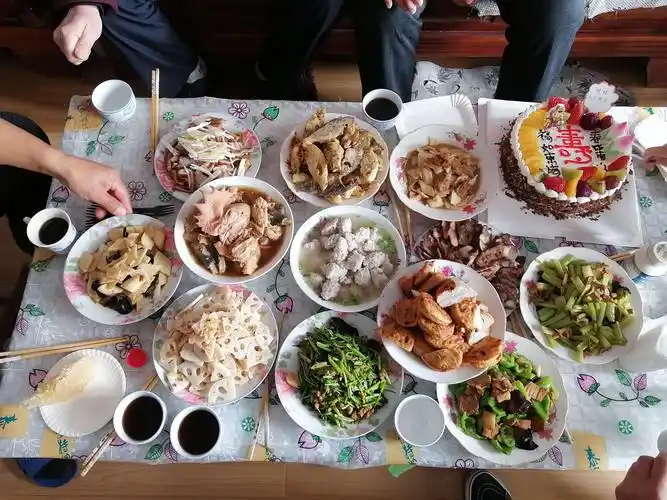 母亲79岁生日家庭宴