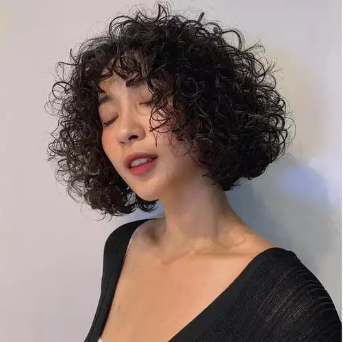 女人短发别乱剪,有这3类就够了,精致减龄很时尚