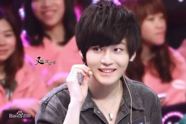 谁有李炜的照片