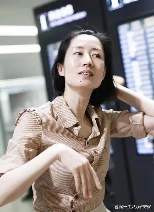 刘敏涛是中国内地知名女演员,以其实力派表演而闻名.