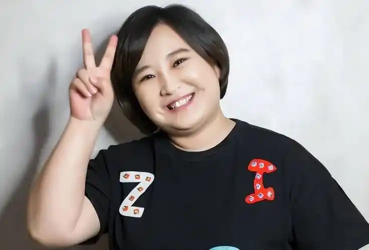 贾玲瘦身成功!暴瘦100斤变身拳击手,隐身一年憋大招!_减肥_挑战_过程