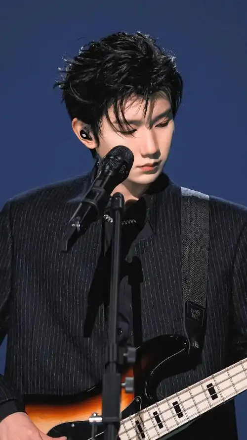 王源手机壁纸好喜欢啊