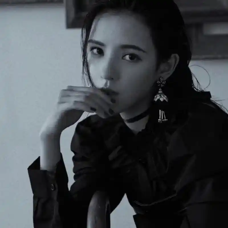 复古美人张予曦 五官精致又立体. #祖玛珑秋日美人香